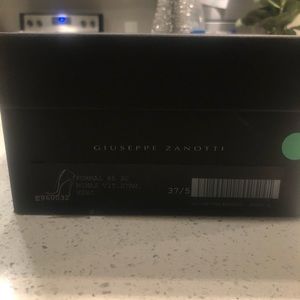 Giuseppe Zanotti black pumps